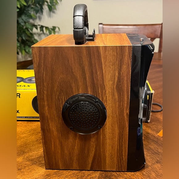 DinDin Bluetooth Portable Speaker 30W - Picture 4 of 9